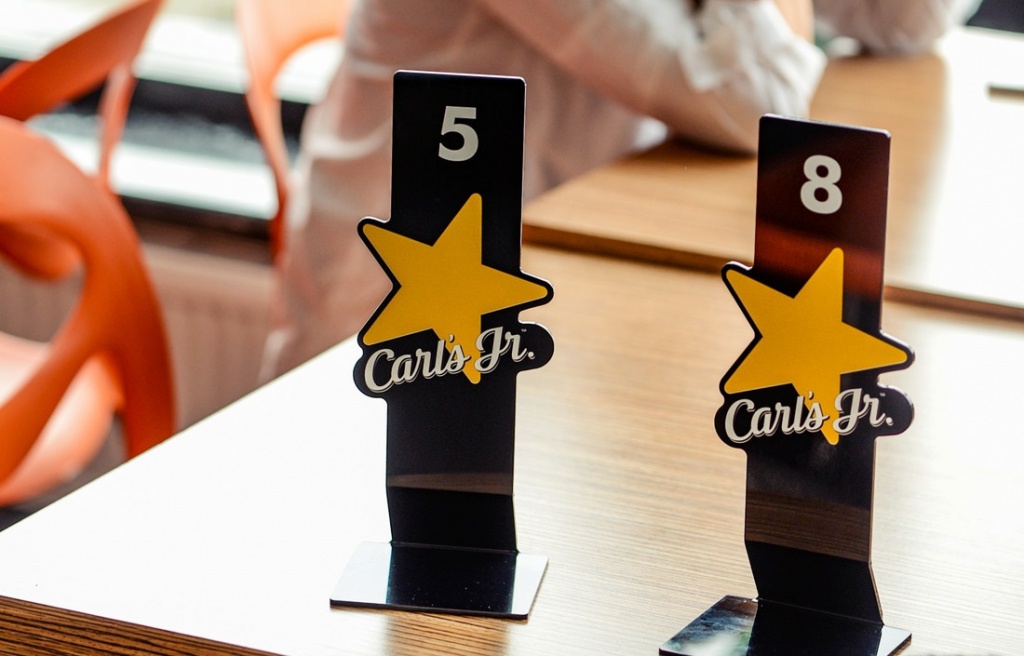 r_keeper_Carl`s_Junior r_keeper_Carl`s_Junior3.jpeg